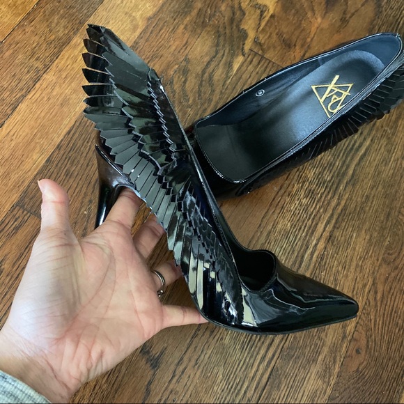YRU Shoes - YRU Patent Leather Black Angel Wing Pumps